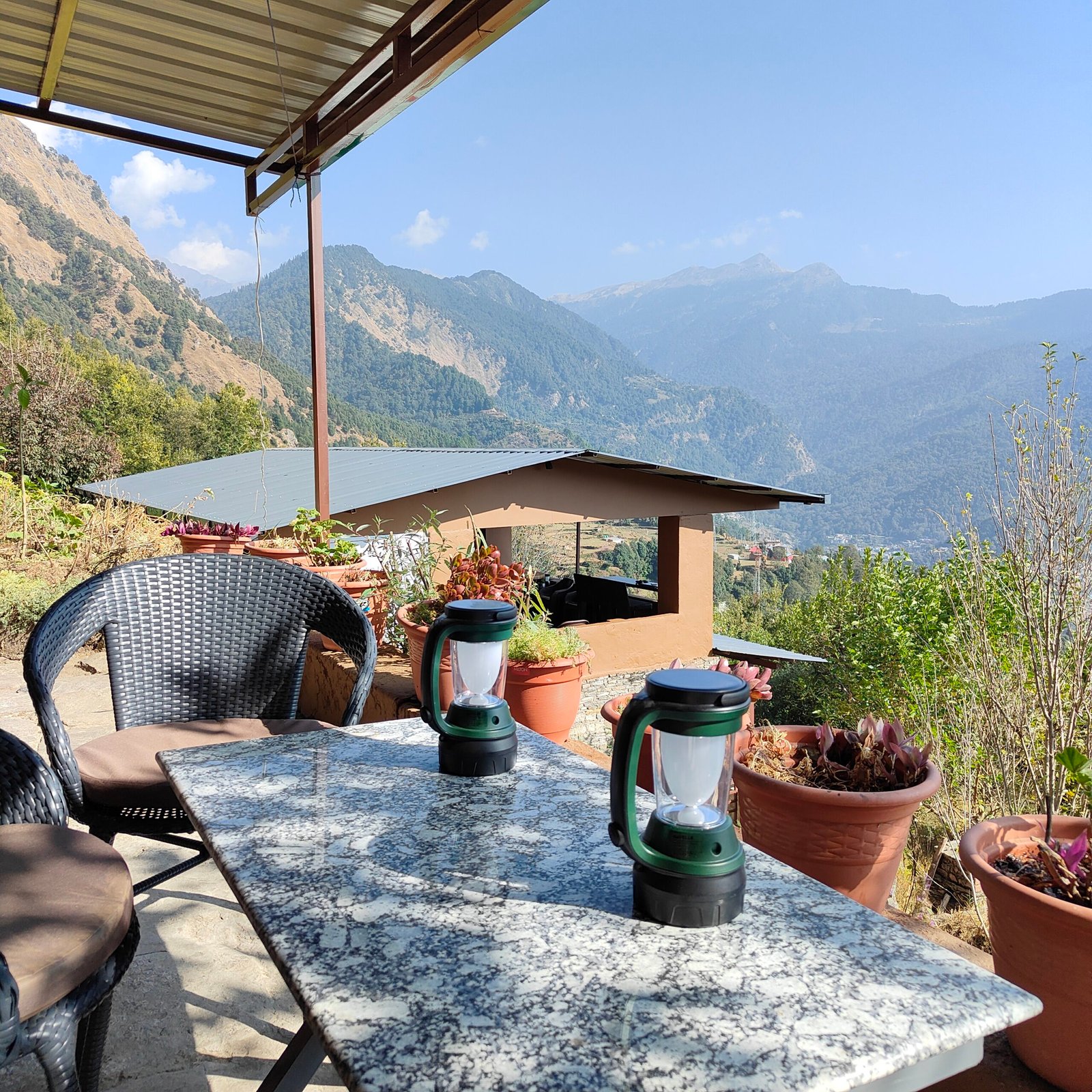 Cafe Buransh, Sari Village