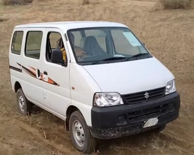 White_Maruti_Eeco_01-1